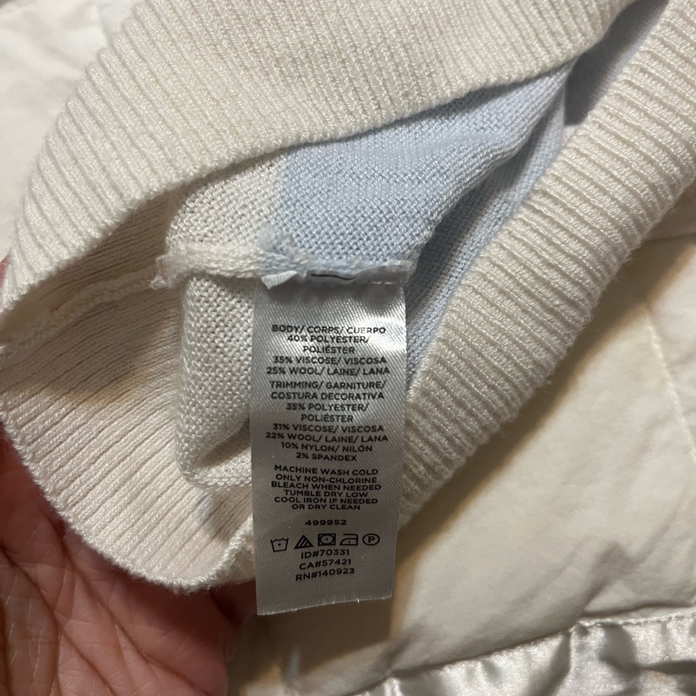 LOFT Light Blue and Cream V-Neck Sweater - Picture 5 of 5